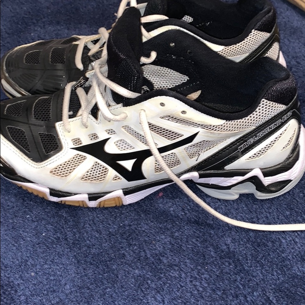 Volleyball shoes